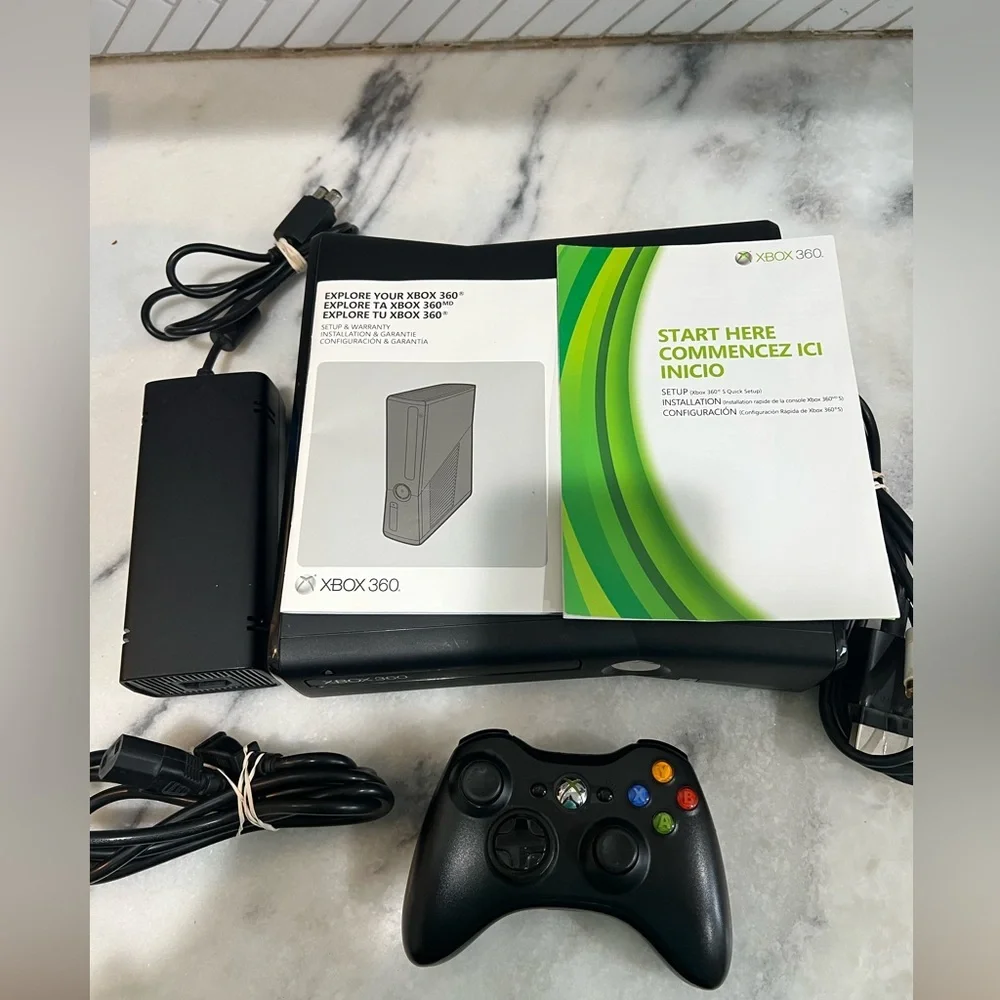 Microsoft Xbox 360 S 4GB Black Home Console - Model 1439